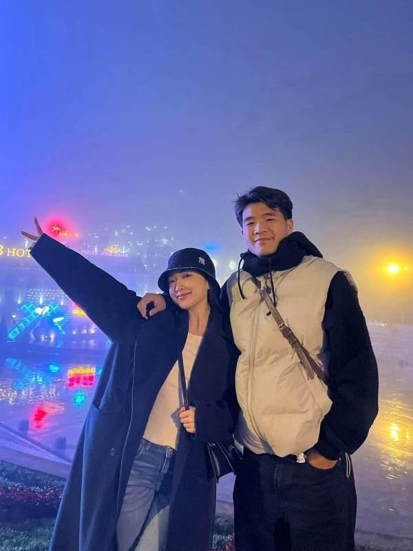 Vợ Hà Đức Chinh bị chụp ảnh dìm hàng, nhan sắc thật lộ rõ-2