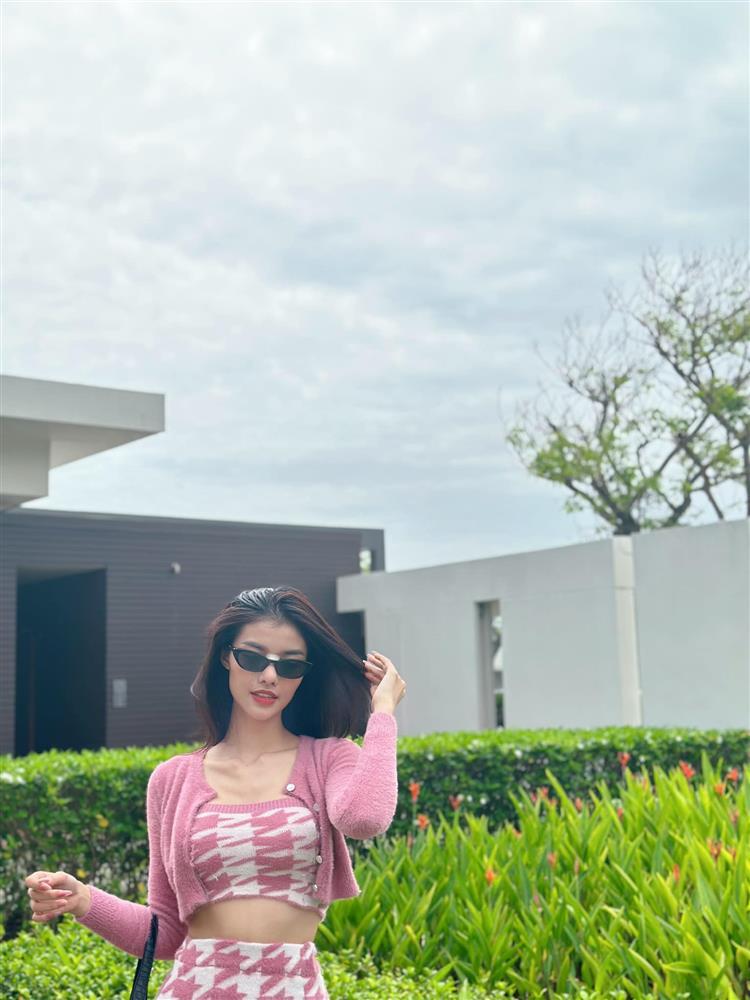 Kiều Loan đón tuổi 23, ai nấy mải nhìn miếng băng mũi-5