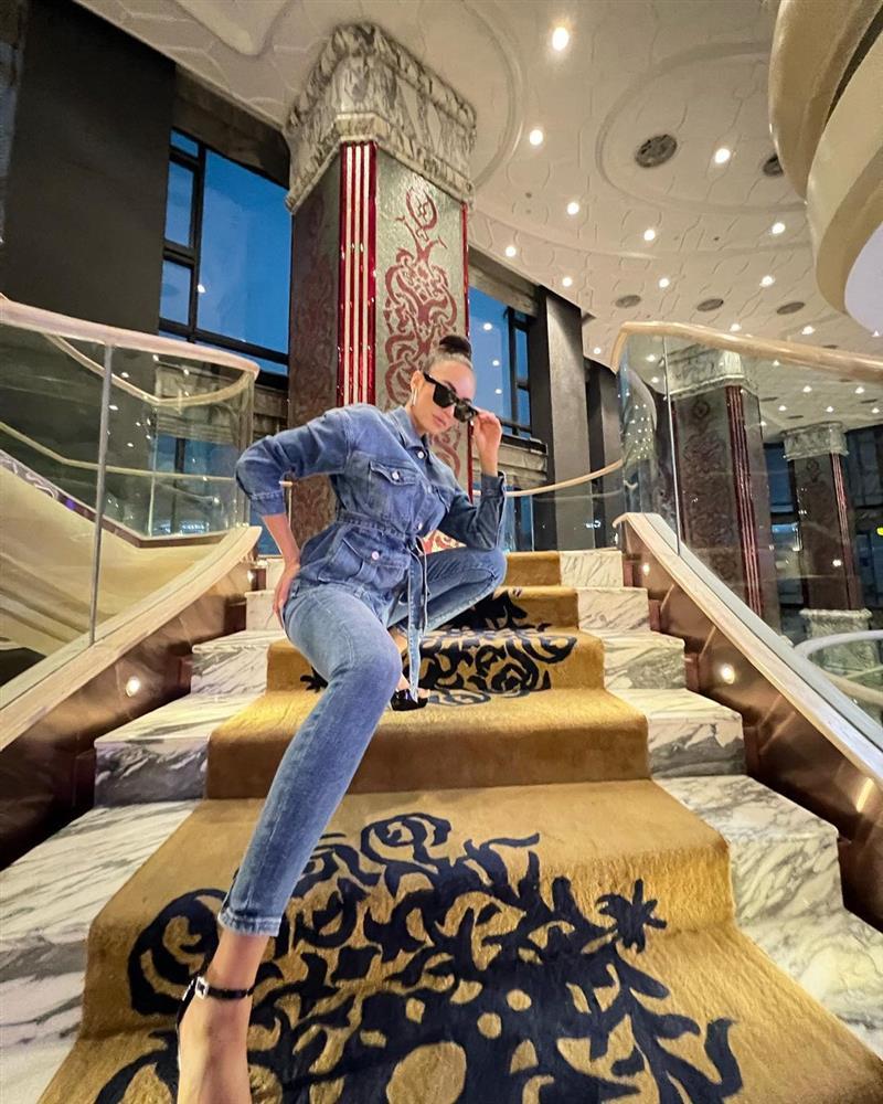 Vừa tới Việt Nam, Miss Universe 2022 bắn ảnh không phải vừa-3