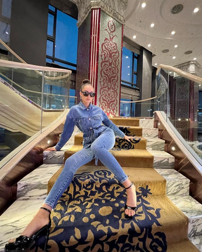 Vừa tới Việt Nam, Miss Universe 2022 bắn ảnh không phải vừa-4