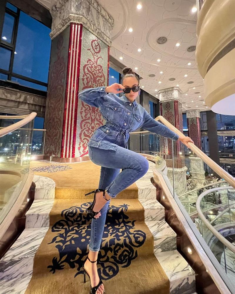 Vừa tới Việt Nam, Miss Universe 2022 bắn ảnh không phải vừa-5