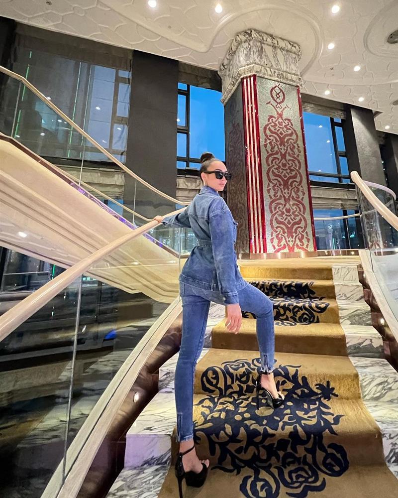 Vừa tới Việt Nam, Miss Universe 2022 bắn ảnh không phải vừa-6