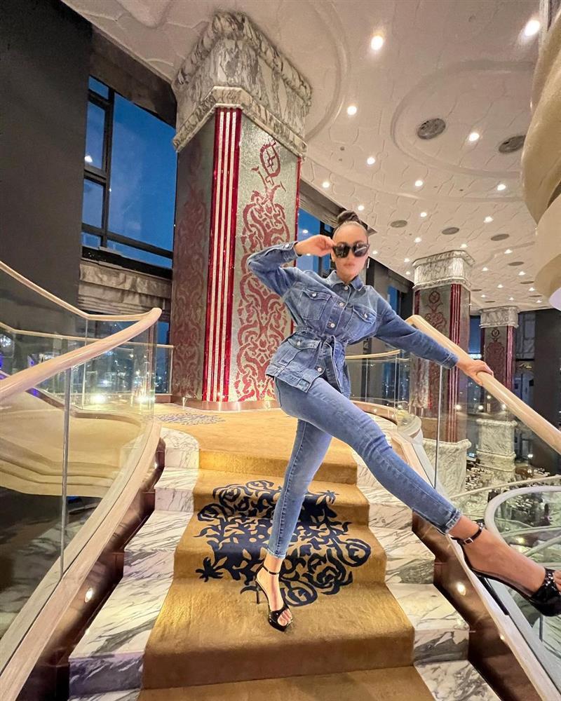 Vừa tới Việt Nam, Miss Universe 2022 bắn ảnh không phải vừa-8