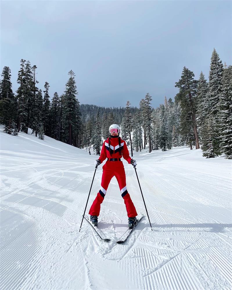 Hoa hậu Phạm Hương gặp sự cố khi trượt tuyết ở Mỹ-1