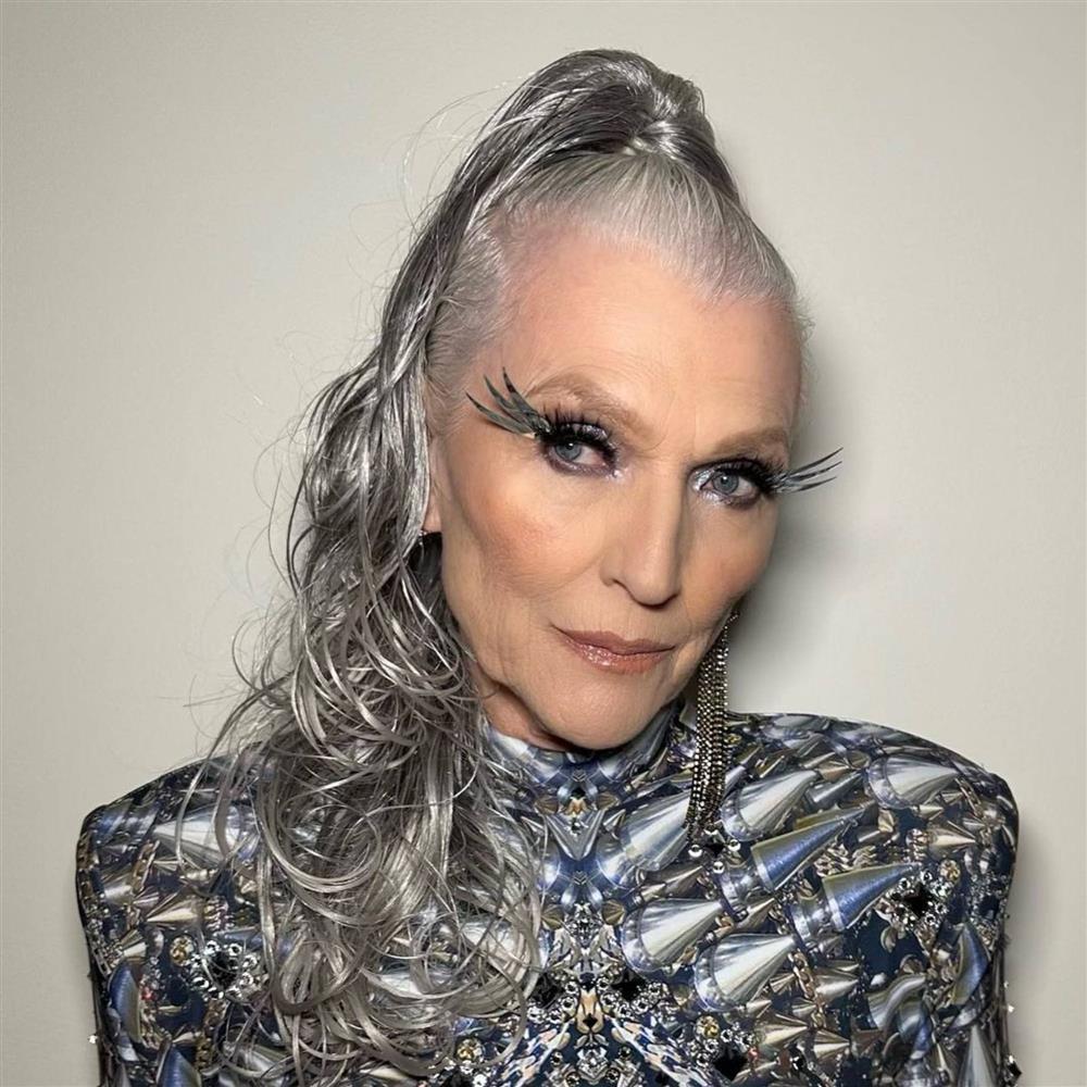 Cách mẹ Elon Musk chinh phục thế giới thời trang ở tuổi 75-2