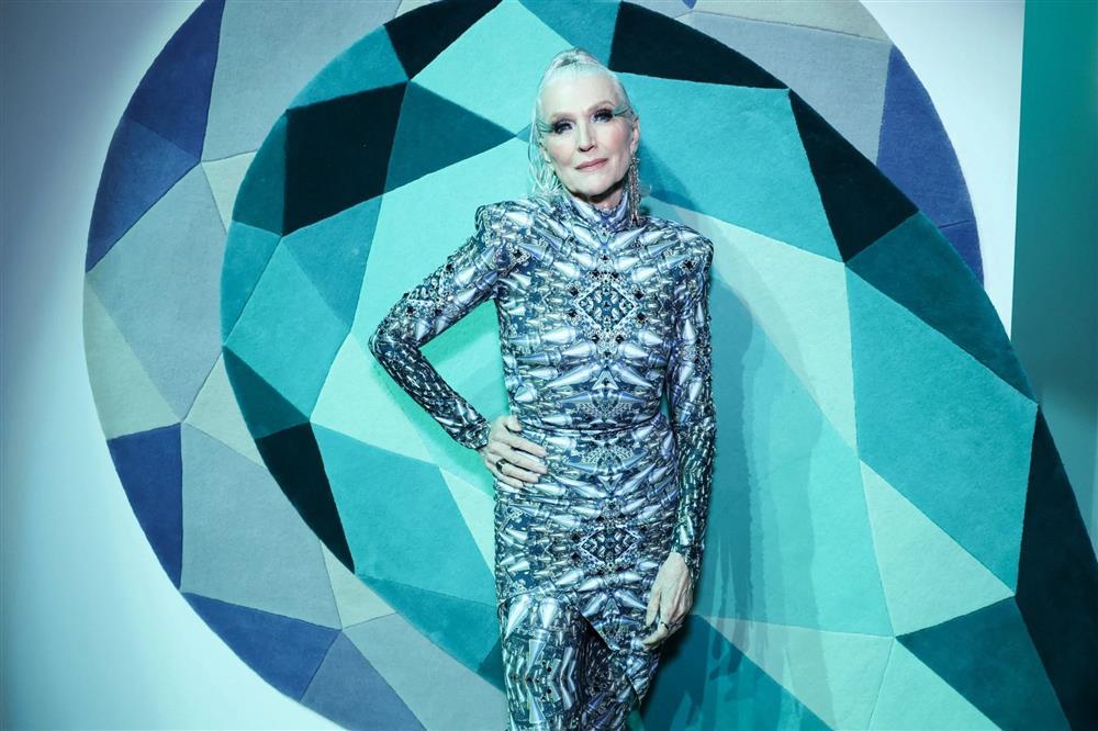 Cách mẹ Elon Musk chinh phục thế giới thời trang ở tuổi 75-3