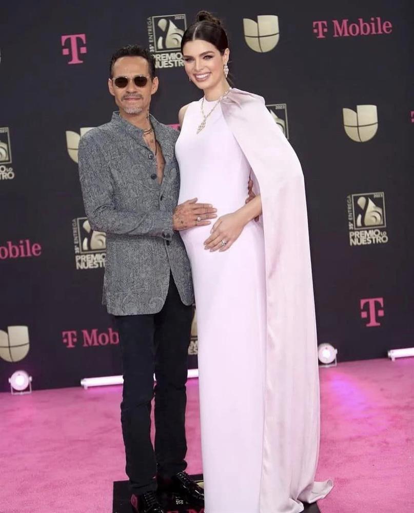 Á hậu Miss Universe khoe bầu vượt mặt bên ông xã Marc Anthony-3