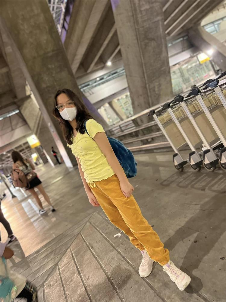 Con gái Phạm Quỳnh Anh bắt đầu trổ mã, cao ngang ngửa mẹ-2