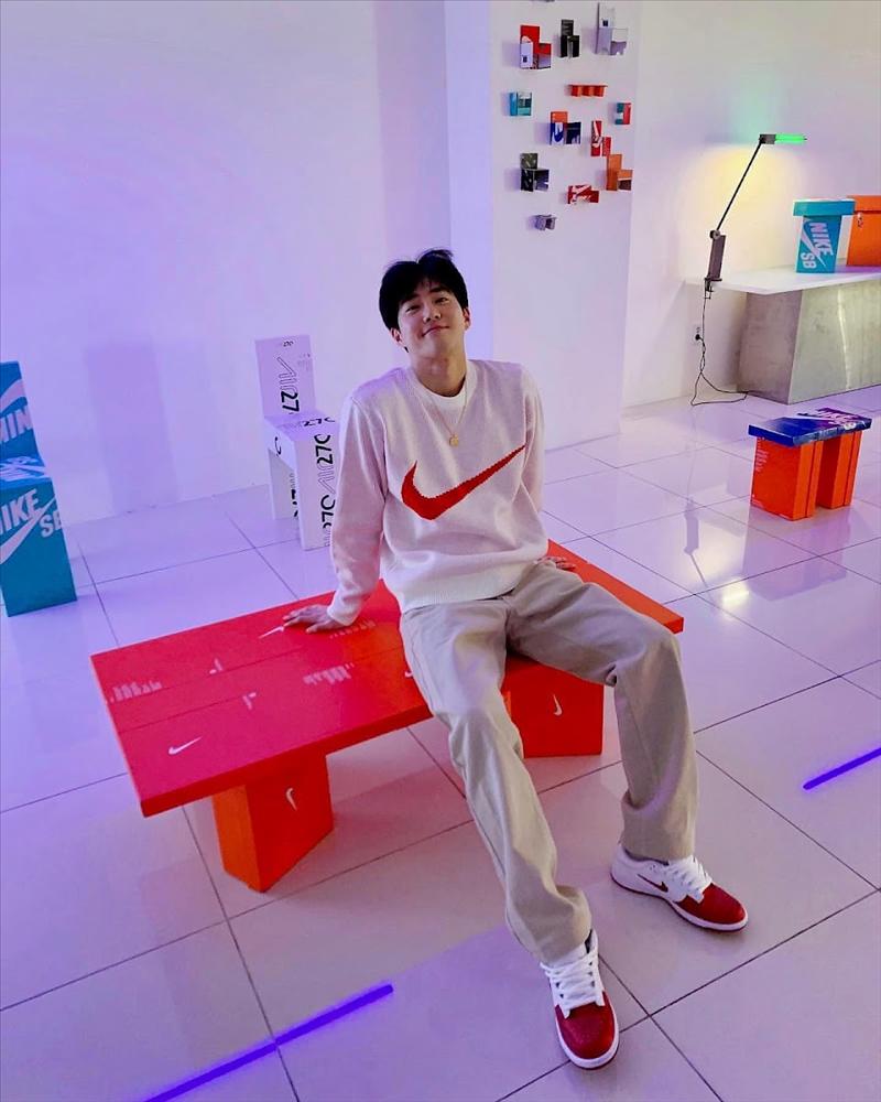 Suho (EXO) vướng cáo buộc ăn trộm 300 đôi giày từ stylist-2