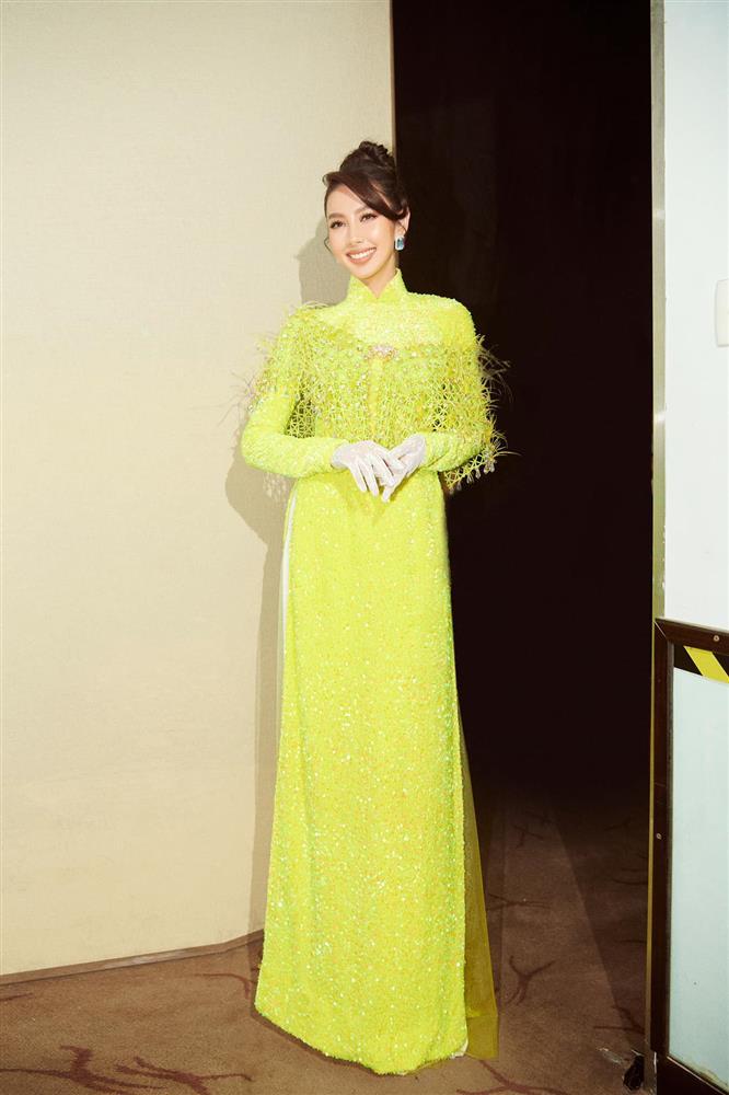 Miss Universe 2022 mặc áo dài đụng hàng Hoa hậu Thanh Thủy, Thùy Tiên-7