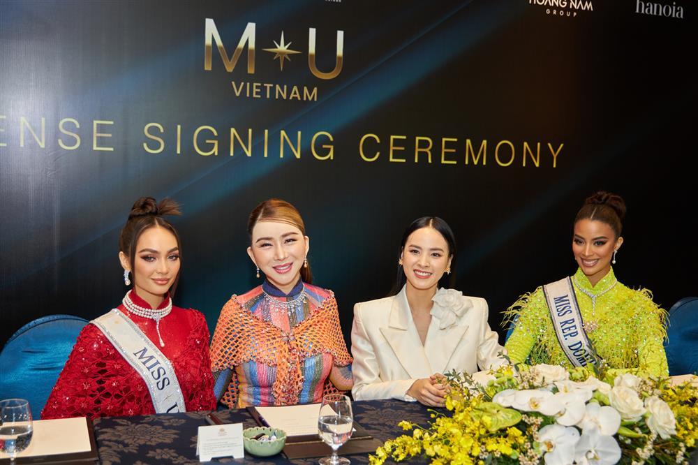 Miss Universe 2022 mặc áo dài đụng hàng Hoa hậu Thanh Thủy, Thùy Tiên-1