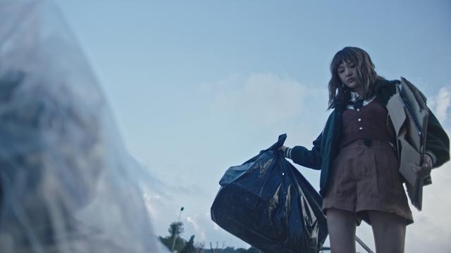 Phía Hiền Hồ lên tiếng khi MV comeback bị nghi đạo phim Song Joong Ki-2