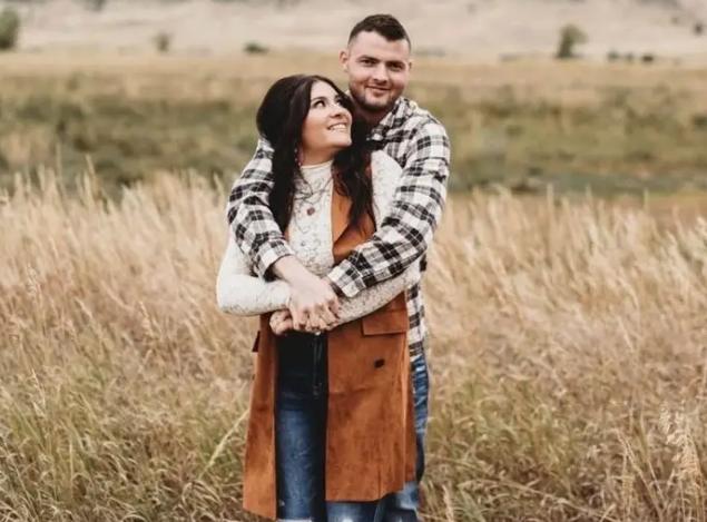 Đám cưới xúc động trong bệnh viện của đôi bạn thời trung học-1