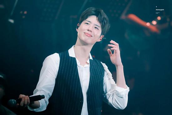 Park Bo Gum hoạt động năng nổ khi về công ty mới