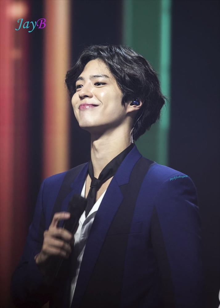 Park Bo Gum hoạt động năng nổ khi về công ty mới-2