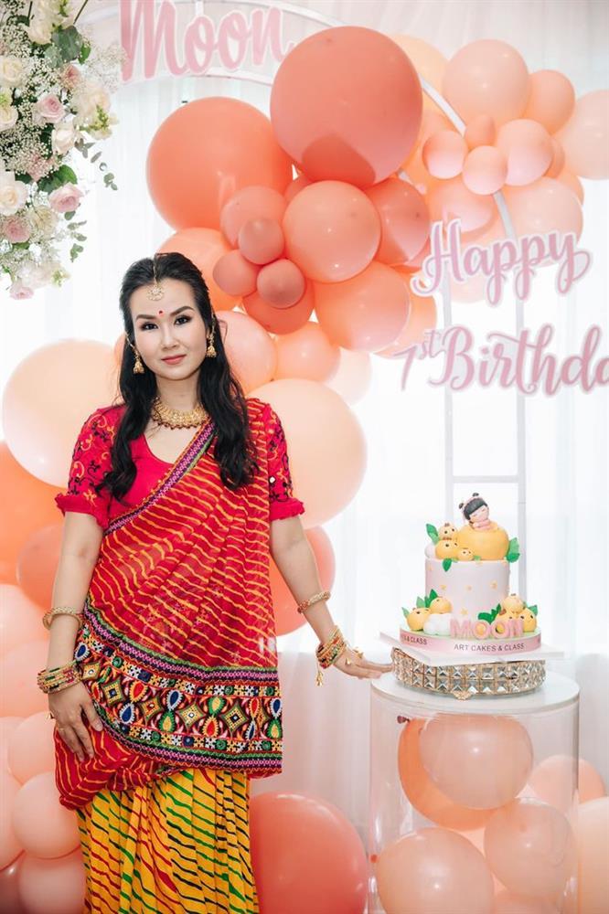 Sao Việt lộng lẫy với trang phục Ấn Độ trừ Thùy Tiên mắc lỗi-8