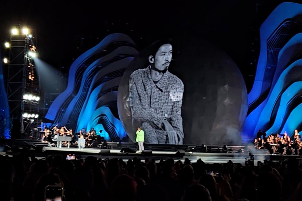 Hành động đẹp của Đen Vâu khi đứng trên sân khấu cùng Hà Anh Tuấn-3