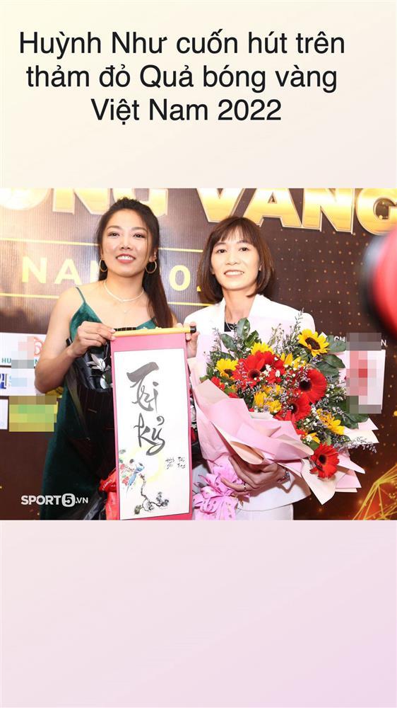 Giật mình diện mạo Huỳnh Như đi nhận giải Quả Bóng Vàng 2022-1