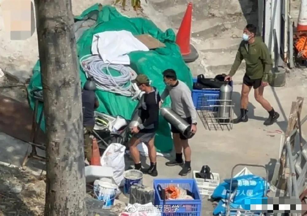 Lực lượng cảnh sát tinh nhuệ tìm kiếm thi thể Thái Thiên Phượng-5