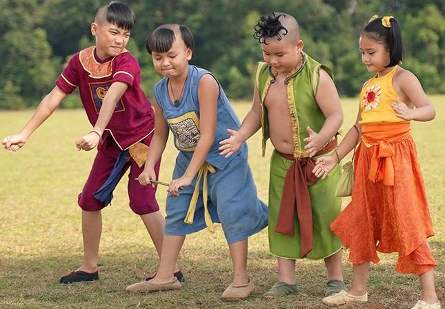 Diễn viên nhí - thăng hoa hay sớm nở, tối tàn?-1