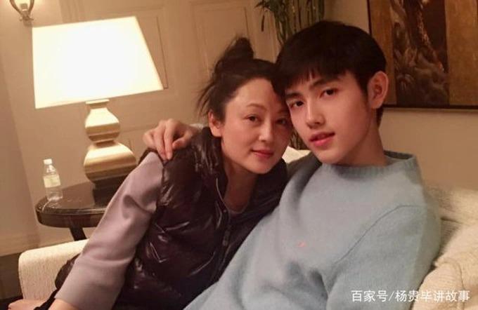 Điêu Thuyền đẹp nhất màn ảnh suy sụp vì con trai lộ ảnh nóng-2