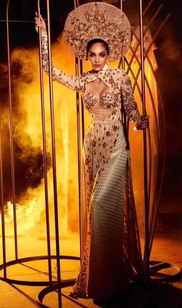 Thí sinh Miss Grand Thái hứng chỉ trích vì mặc áo dài phản cảm-3