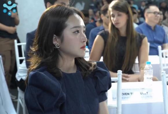 Vợ giàu có của Xuân Trường trẻ đẹp sau sinh, vừa lên chức giám đốc-1