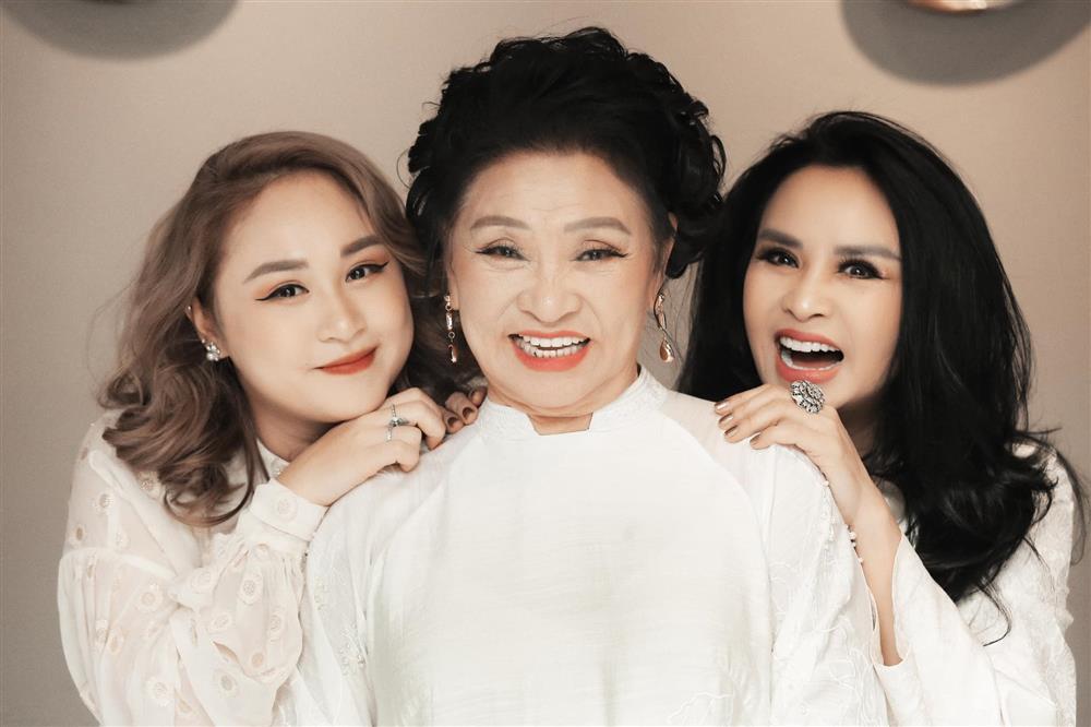 Thanh Lam chụp cùng mẹ và con gái: Visual đẹp đều 3 thế hệ-1