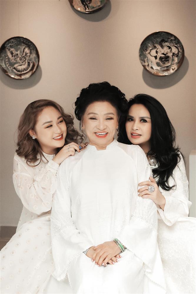 Thanh Lam chụp cùng mẹ và con gái: Visual đẹp đều 3 thế hệ-2
