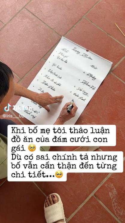 Tự tay viết thực đơn tiệc cưới con gái, bố nắn nót như viết thư pháp-1