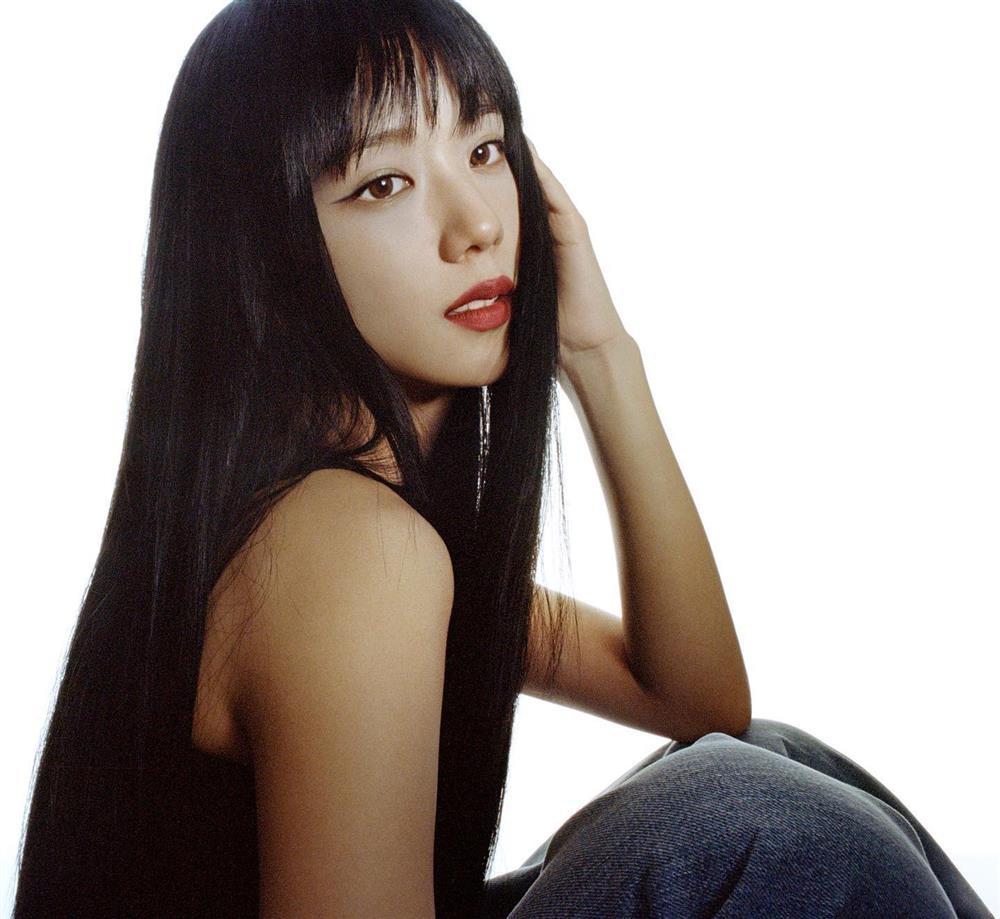 Jisoo Blackpink đẹp bất chấp trong loạt ảnh làm nên lịch sử cho Kpop-6