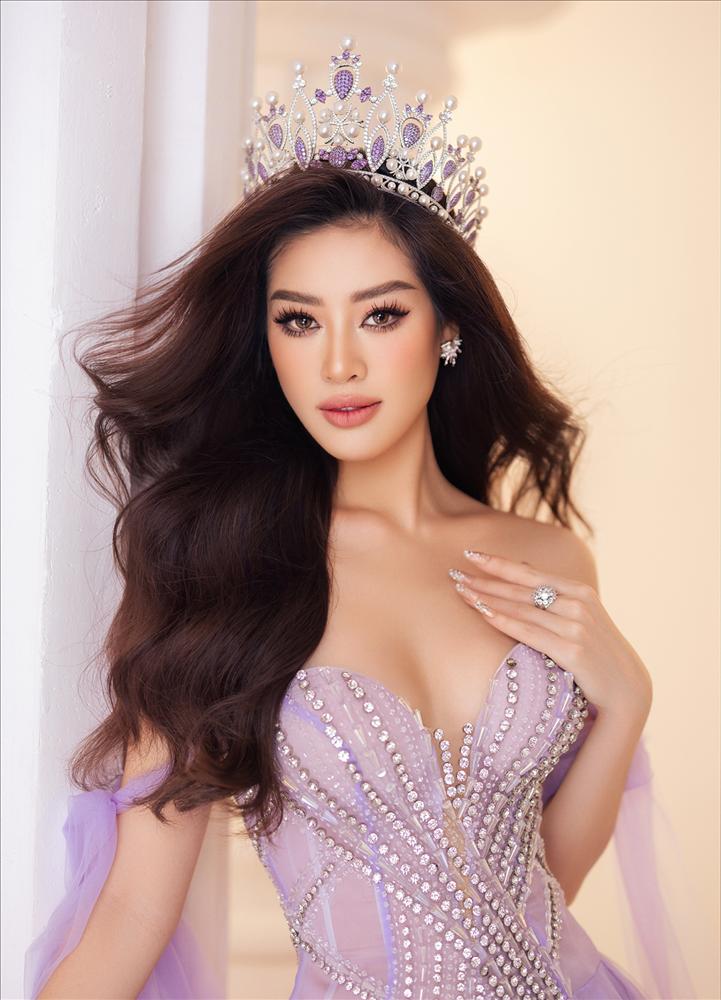 Những lần Khánh Vân mix đồ cao tay với vương miện-4