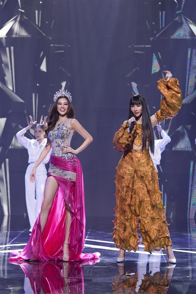 Những lần Khánh Vân mix đồ cao tay với vương miện-15