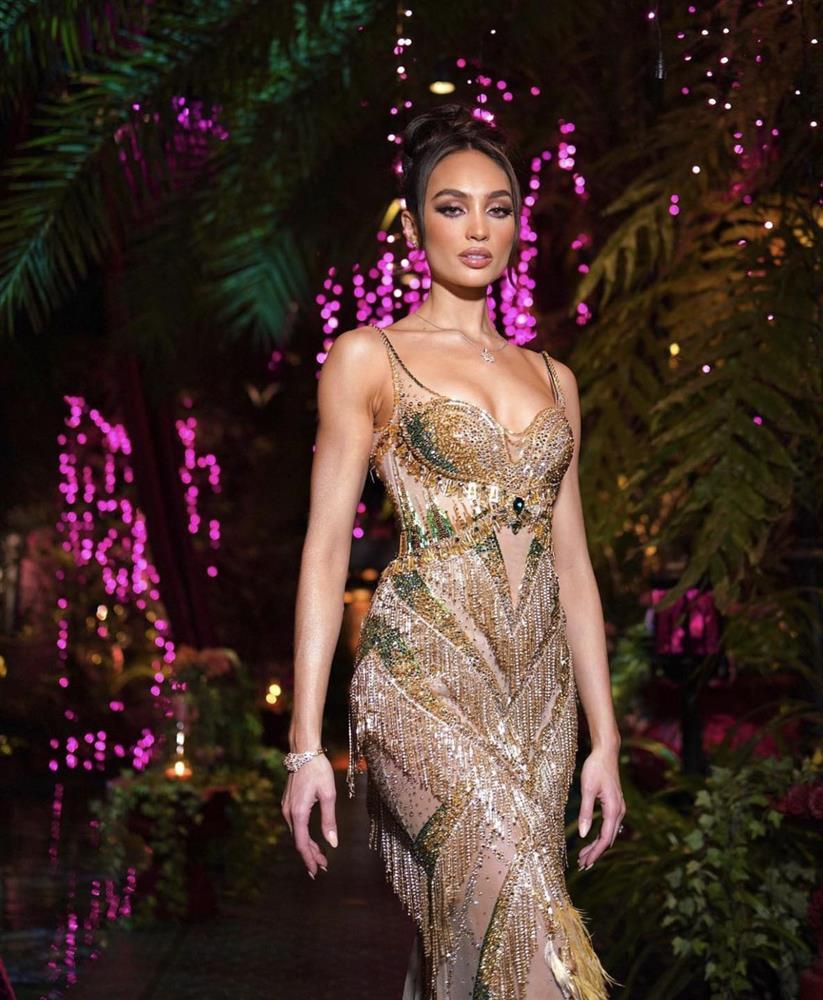 Miss Universe 2022 mặc váy lỡ hẹn của Thiên Ân tại Miss Grand-2