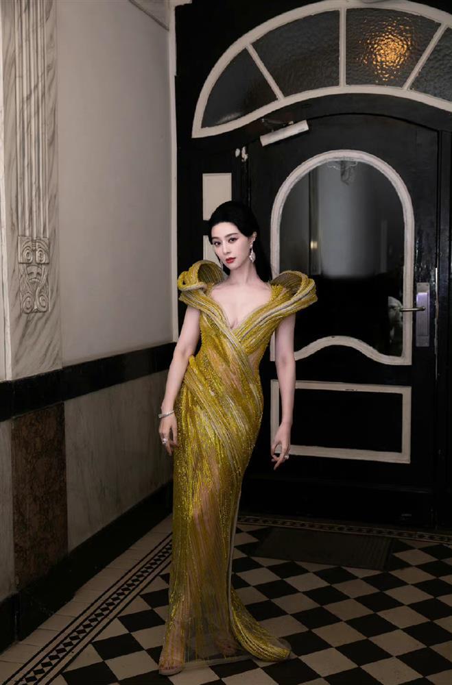 Phạm Băng Băng tái xuất như nữ thần, ảnh cam thường ra sao?-3