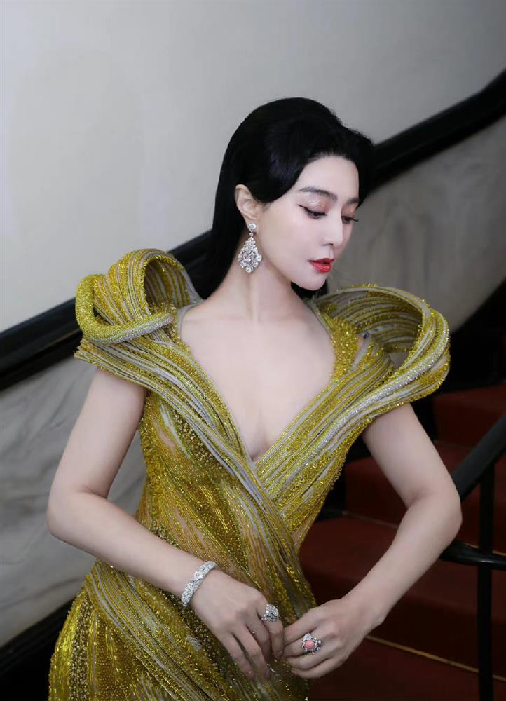 Phạm Băng Băng tái xuất như nữ thần, ảnh cam thường ra sao?-4