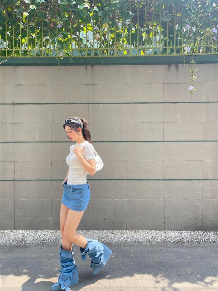 Phương Nhi đụng hàng Thùy Tiên: Thần tiên tỷ tỷ có thắng thế?-1