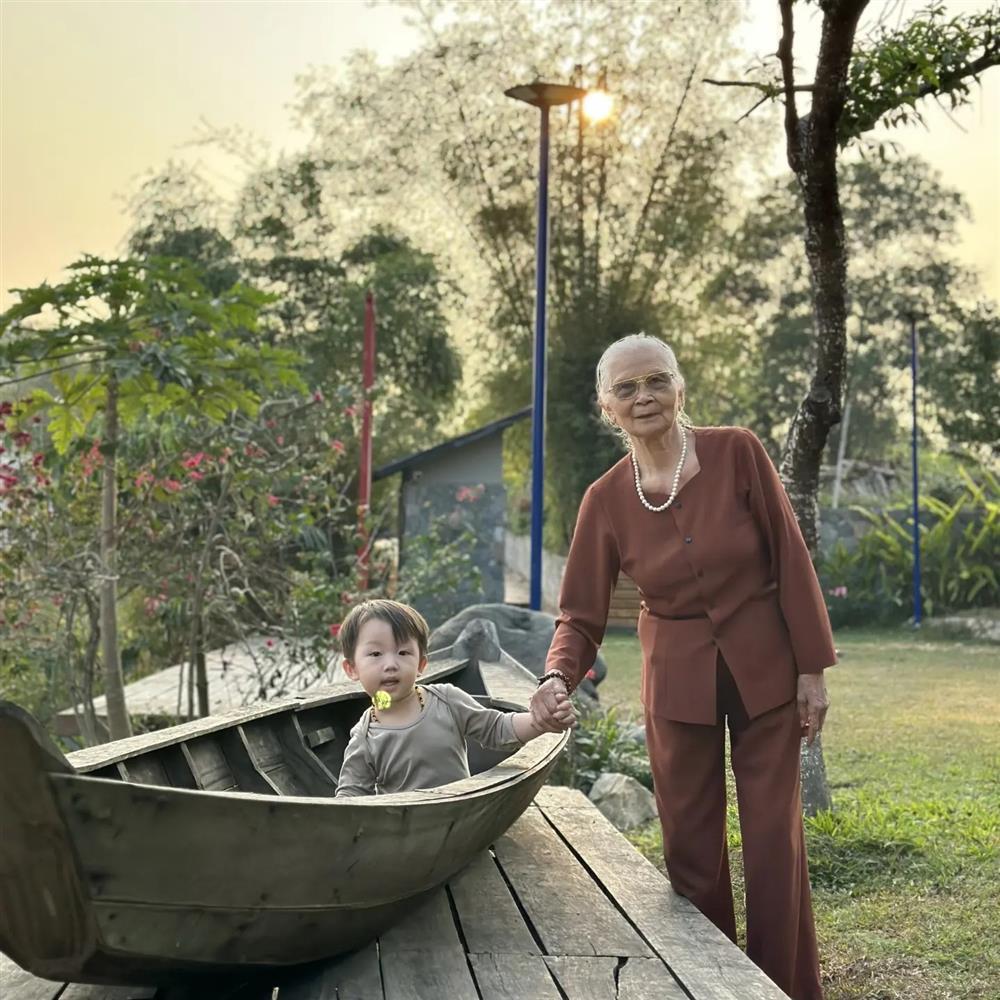 Cậu út nhà Kỳ Hân được gọi là Mạc Hồng Quân thu nhỏ-4