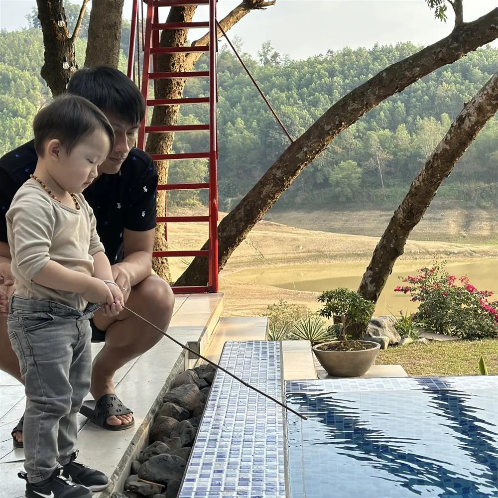 Cậu út nhà Kỳ Hân được gọi là Mạc Hồng Quân thu nhỏ-2