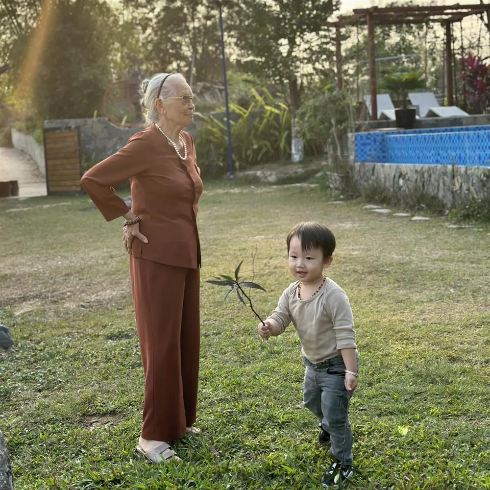 Cậu út nhà Kỳ Hân được gọi là Mạc Hồng Quân thu nhỏ-3