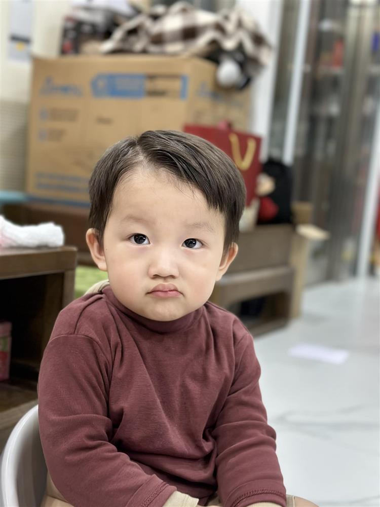 Cậu út nhà Kỳ Hân được gọi là Mạc Hồng Quân thu nhỏ-5