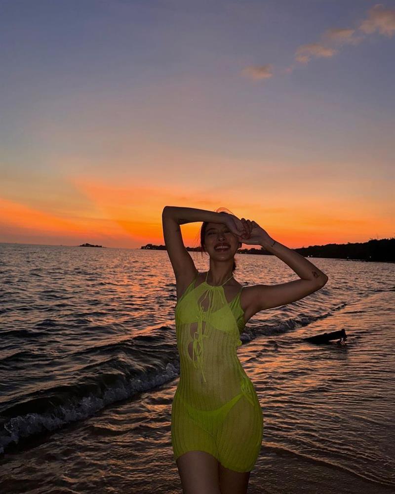 Học Tú Hảo cách chọn bikini dành cho những cô nàng ngực lép-4