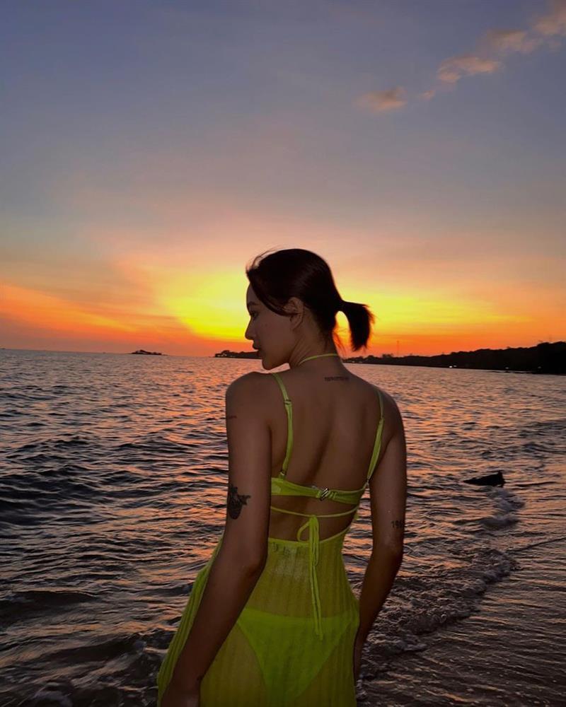 Học Tú Hảo cách chọn bikini dành cho những cô nàng ngực lép-6