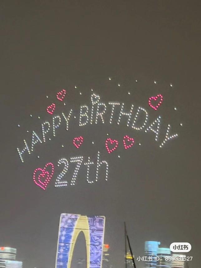 Thuê 520 máy bay không người lái mừng sinh nhật người thương-2