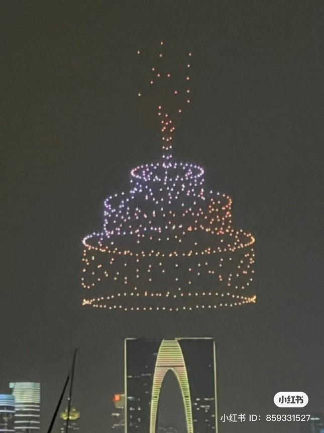 Thuê 520 máy bay không người lái mừng sinh nhật người thương-3