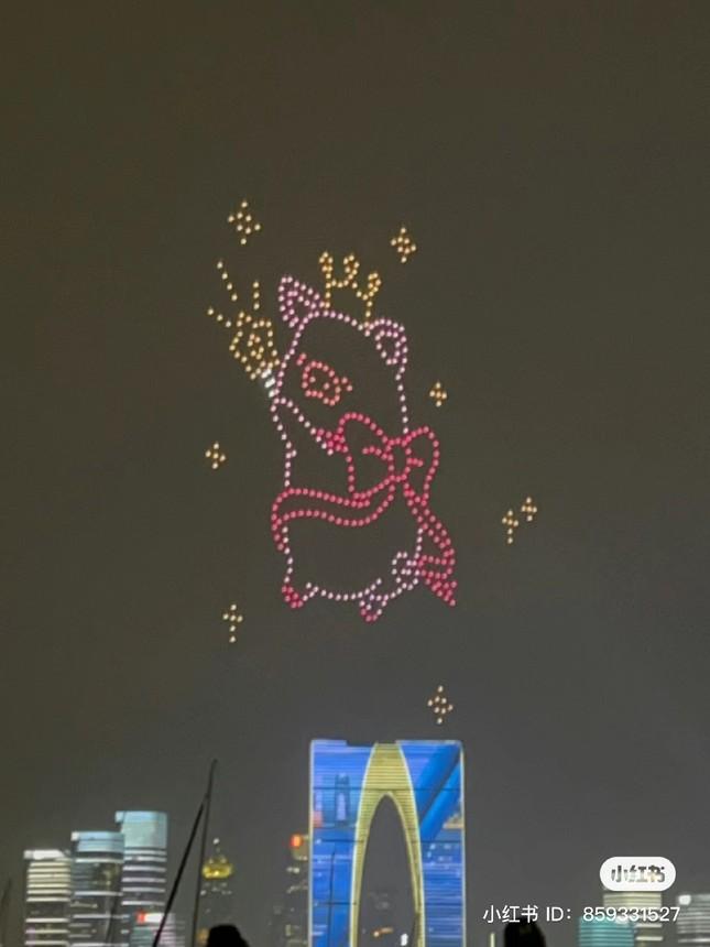 Thuê 520 máy bay không người lái mừng sinh nhật người thương-5