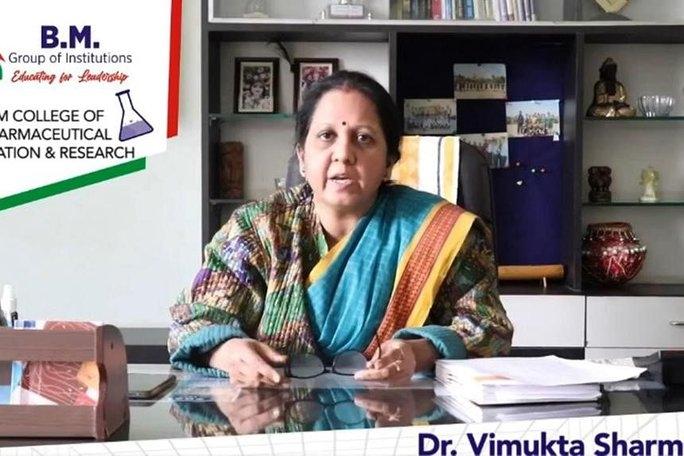 Khiếp sợ sinh viên thi trượt, chặn đường đốt chết hiệu trưởng-1