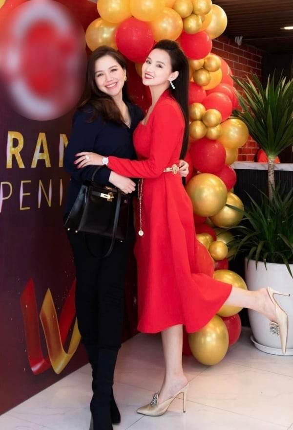 Phanh Lee hiếm khi dự sự kiện, nhan sắc bị soi qua hình chụp lén-1