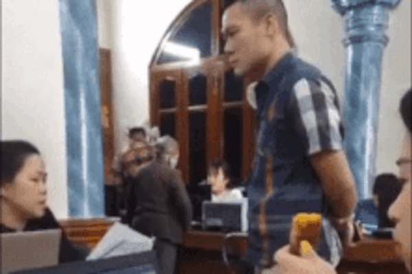 Trưởng phòng công chứng bị đá tím mặt: Đã có kết quả giám định-2