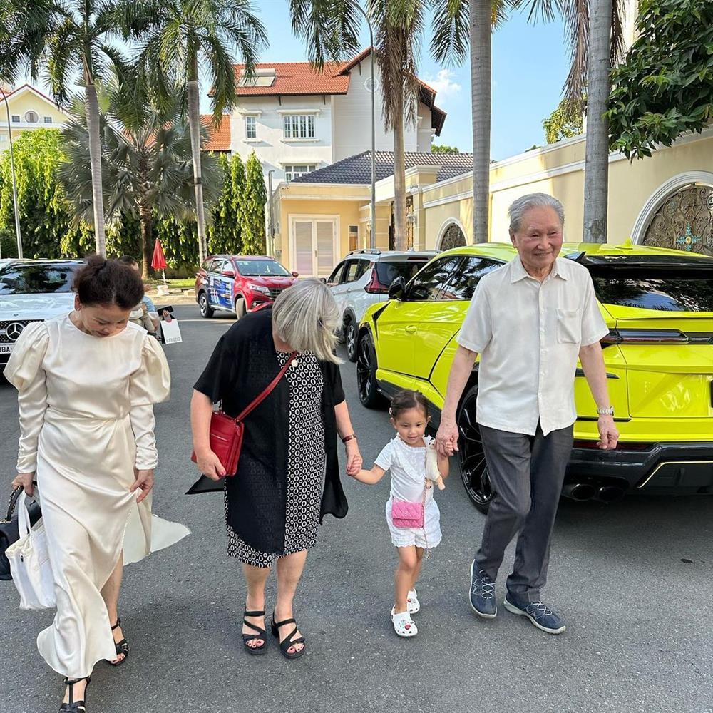 Mối quan hệ thông gia nhà Hồ Ngọc Hà - Kim Lý-2